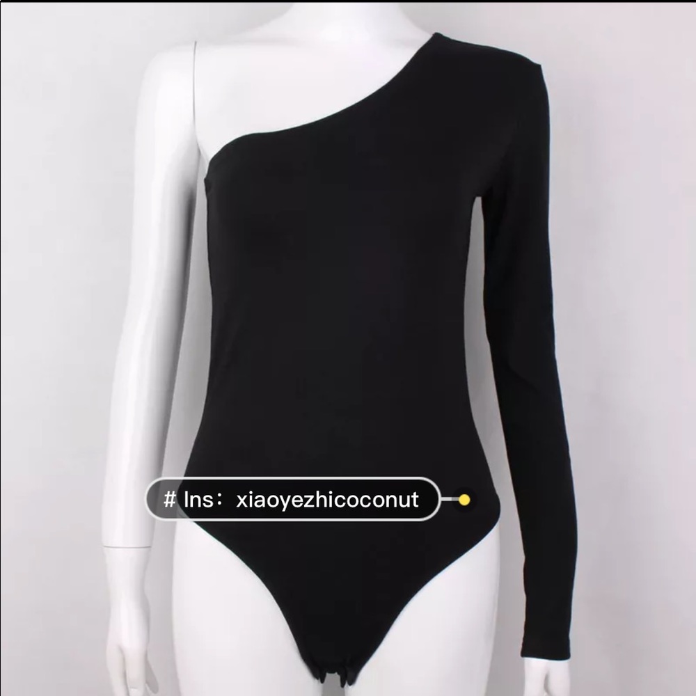 Sexy black one shoulder sleeve but lift bodysuit